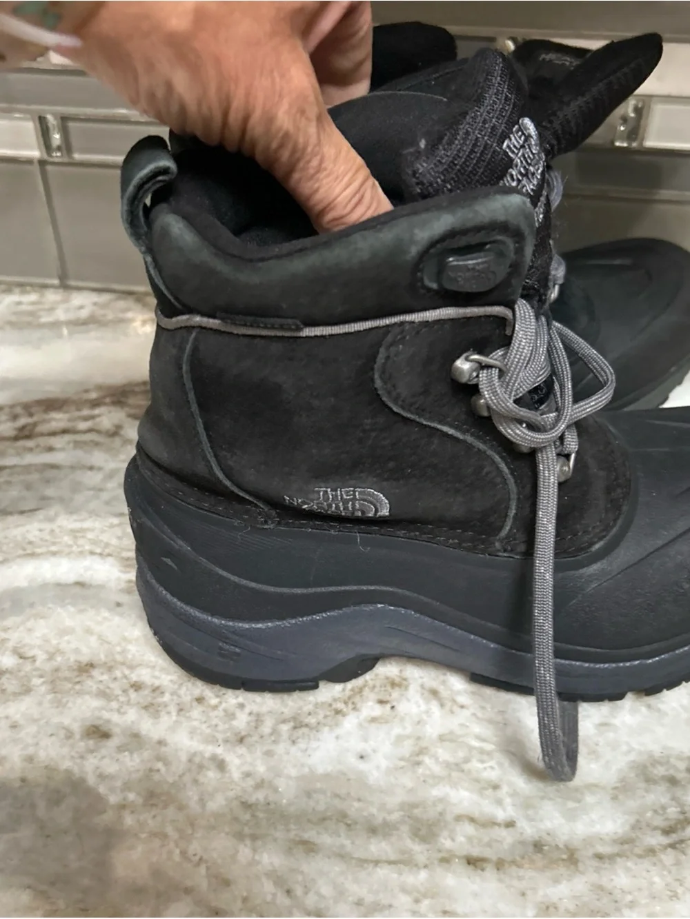 North Face CHILKATS  Boys Boots Winter Black Waterproof Snow 200gm Insulation 4.